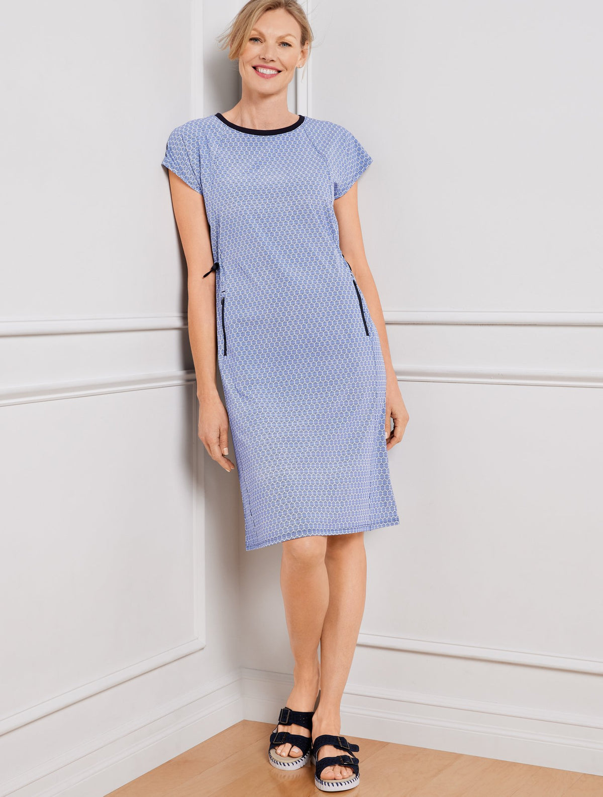 Lightweight Woven Stretch Bungee Cord Dress - Scallop