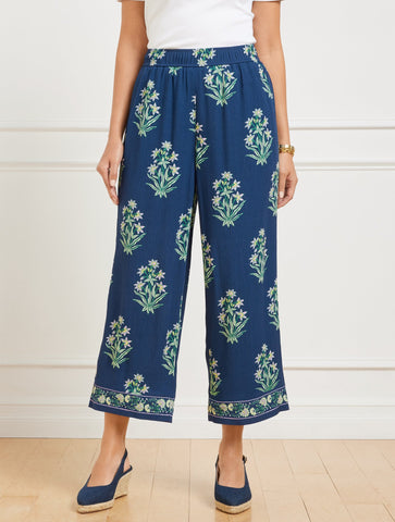 Wide Crop Pull-On Pants - Leafy Floral