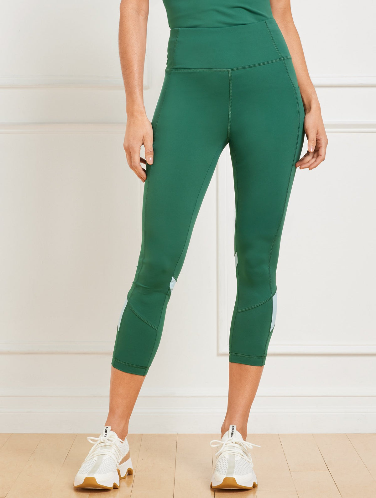 Performance Interlock Capri Colorblock Leggings